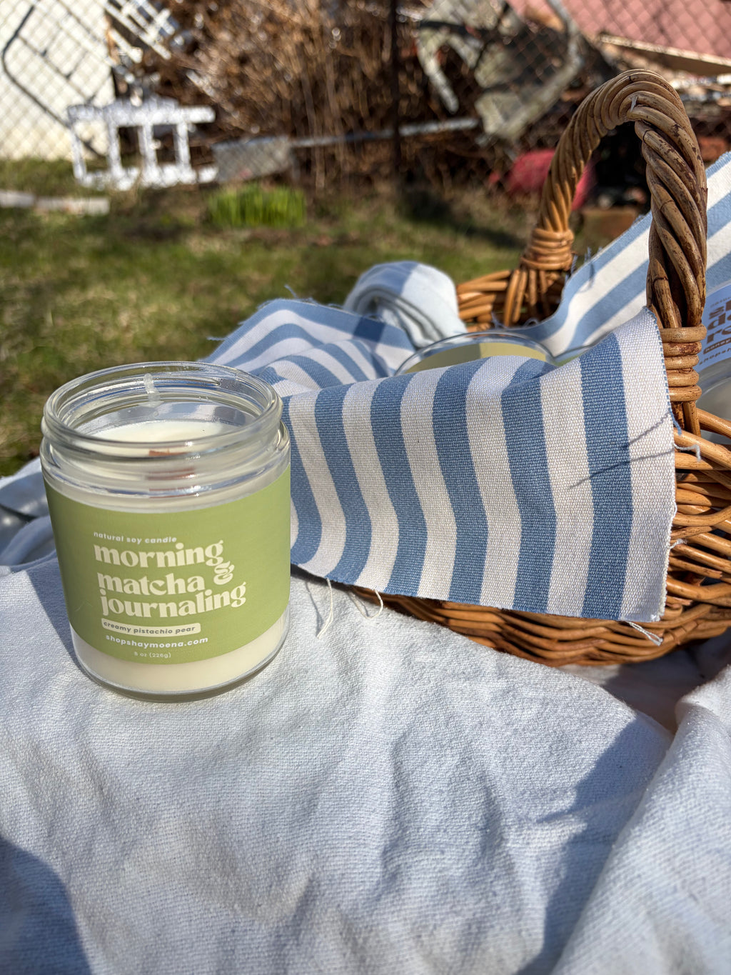 creamy pistachio pear soy candle